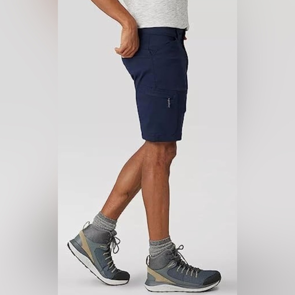 Wrangler Men's ATG 9” All Terrain Performance Utility Short in Navy - Picture 2 of 13